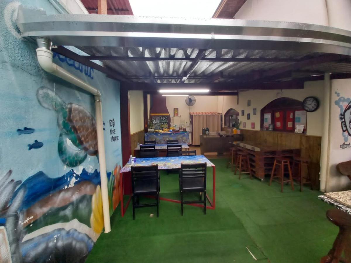 Oceanic Hostel Balneario Camboriu Exterior foto