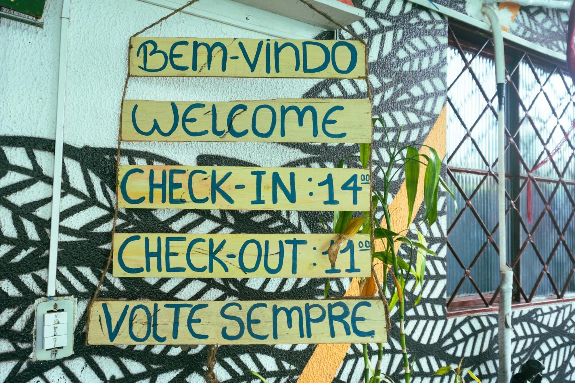 Oceanic Hostel Balneario Camboriu Exterior foto